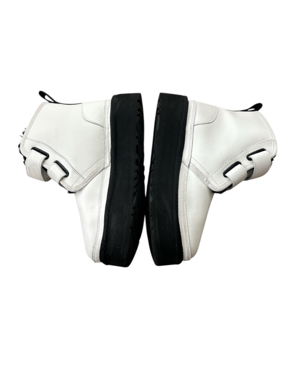 UGG Ankle Boots size 4 white - Picture 2 of 8